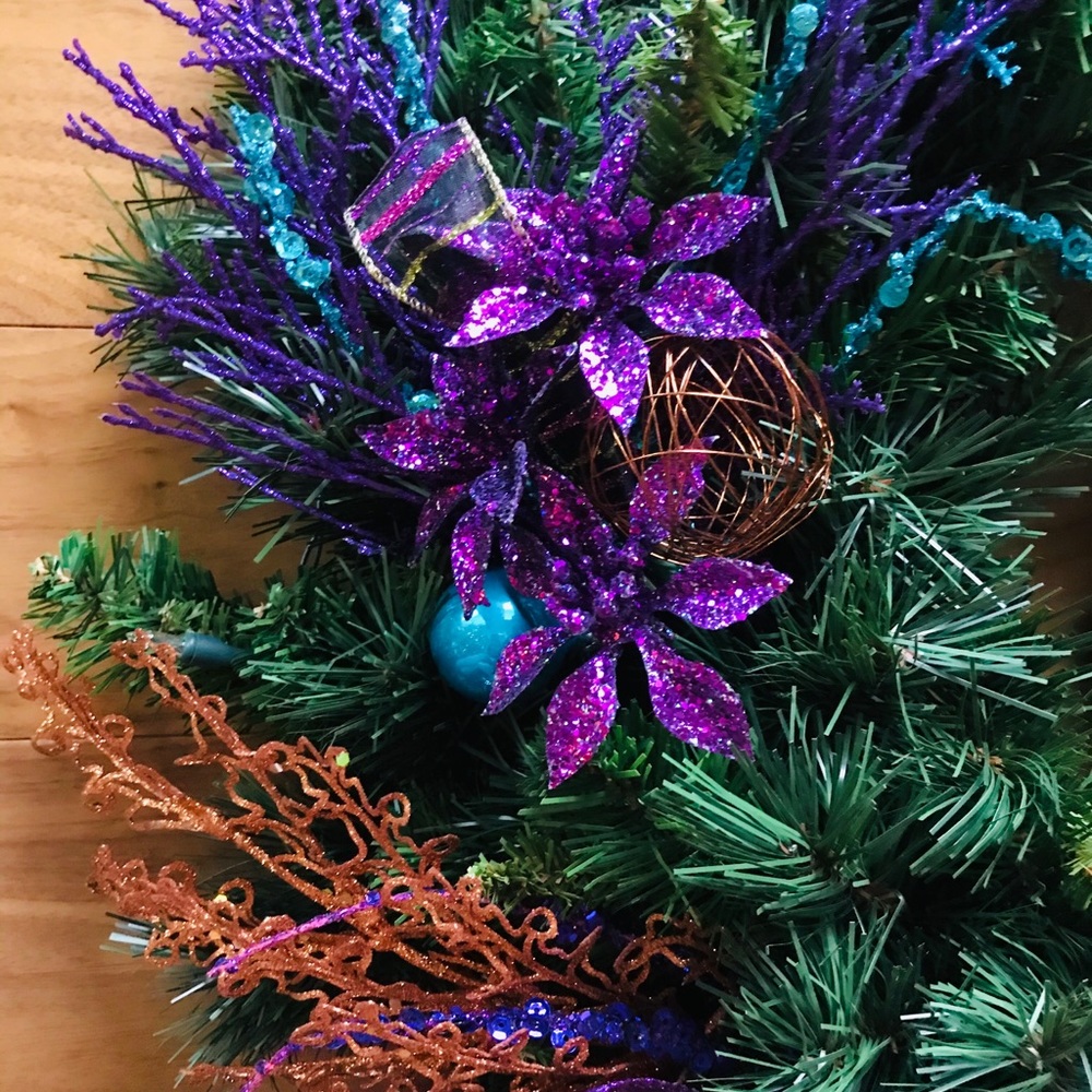 Holiday wreath